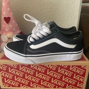 Kids Old Skool Vans size 4.0